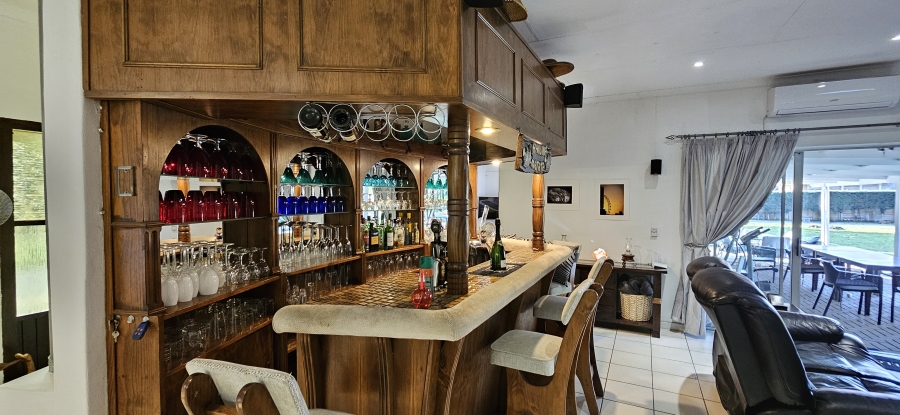 4 Bedroom Property for Sale in Three Rivers Proper Gauteng