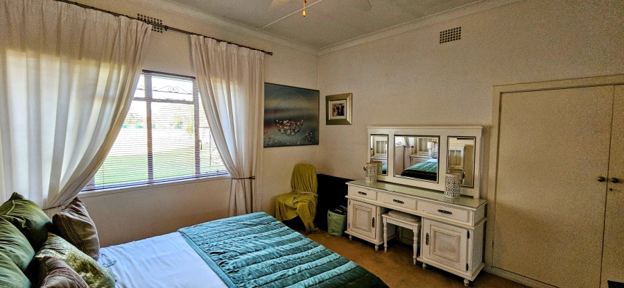 4 Bedroom Property for Sale in Three Rivers Proper Gauteng