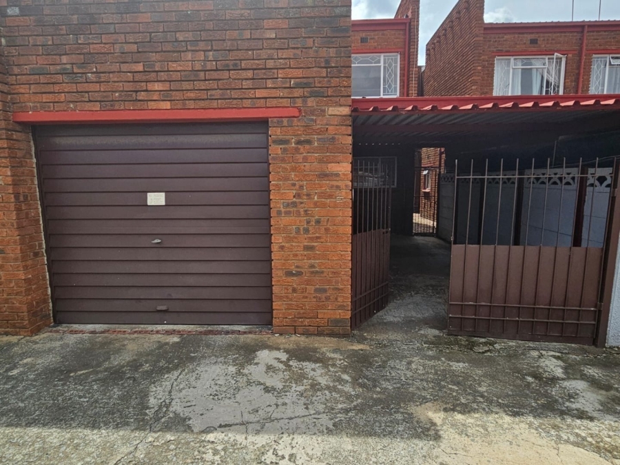3 Bedroom Property for Sale in Brackenhurst Gauteng