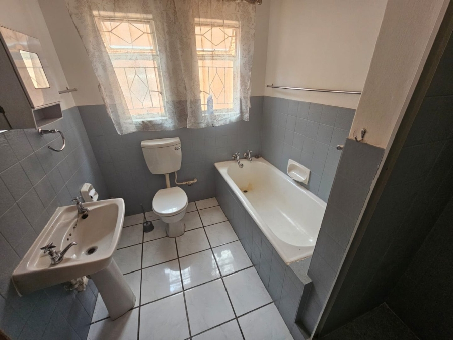 3 Bedroom Property for Sale in Brackenhurst Gauteng