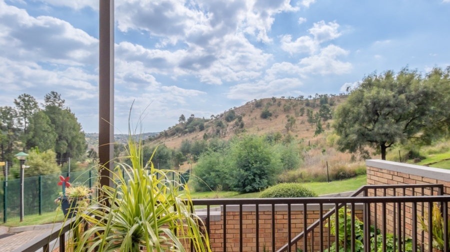 2 Bedroom Property for Sale in Helderkruin Gauteng