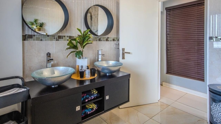 4 Bedroom Property for Sale in Vaal Marina Gauteng