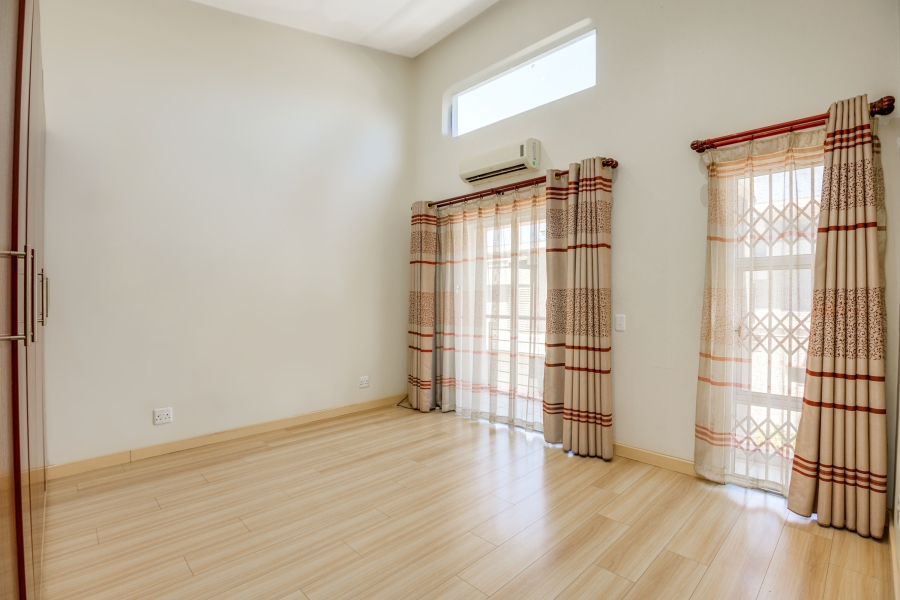 2 Bedroom Property for Sale in Bryanston Gauteng