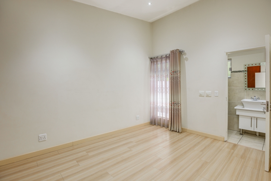 2 Bedroom Property for Sale in Bryanston Gauteng