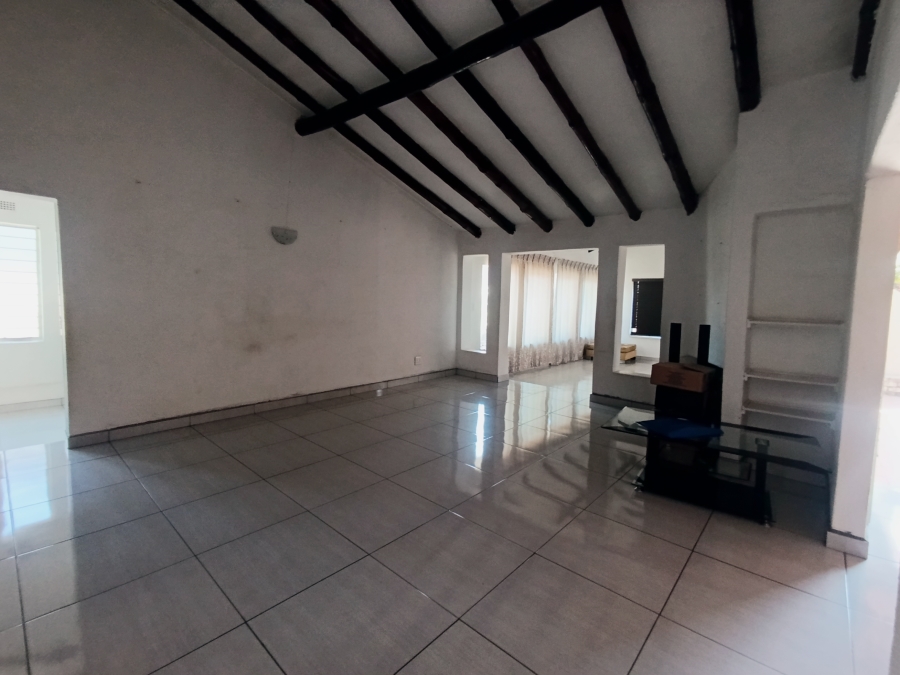 4 Bedroom Property for Sale in Verwoerdpark Gauteng
