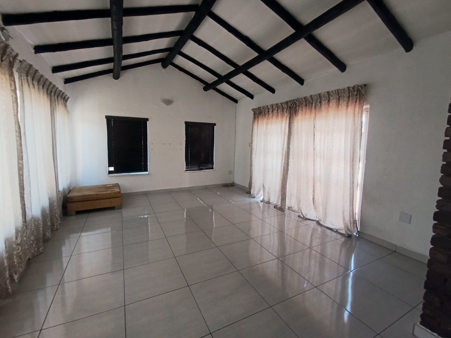 4 Bedroom Property for Sale in Verwoerdpark Gauteng