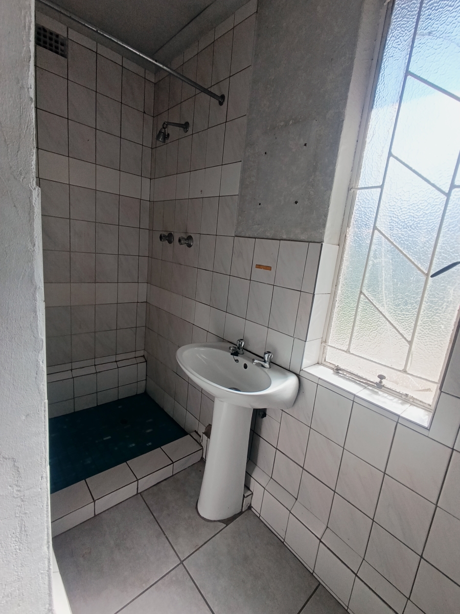 4 Bedroom Property for Sale in Verwoerdpark Gauteng
