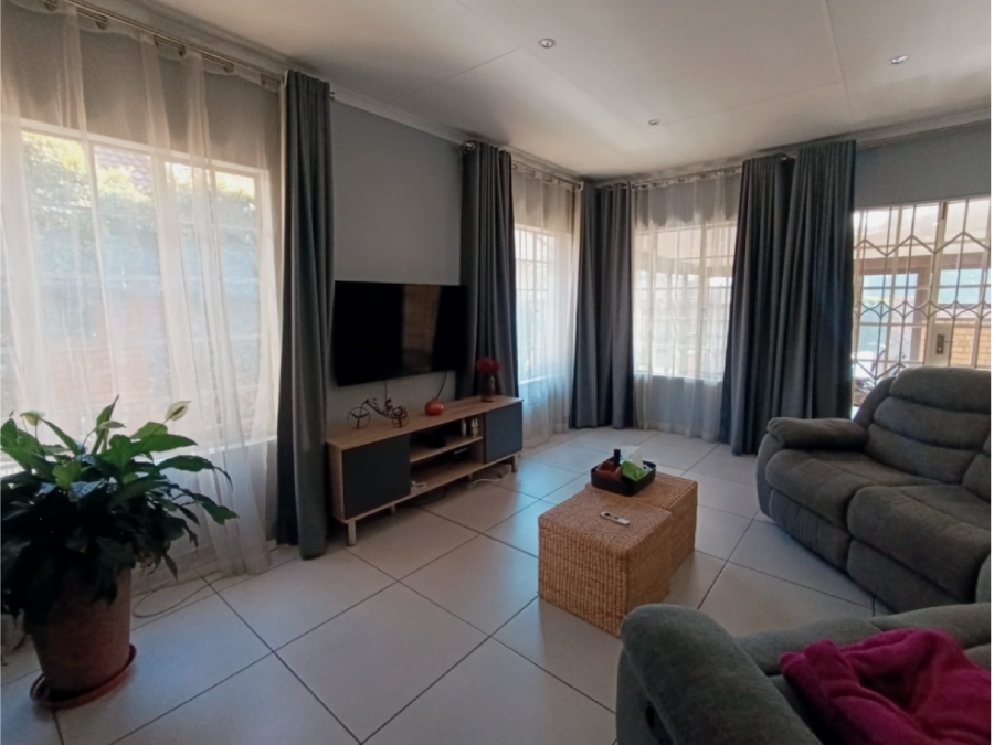 3 Bedroom Property for Sale in New Market Gauteng