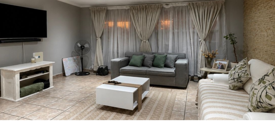 2 Bedroom Property for Sale in Verwoerdpark Gauteng