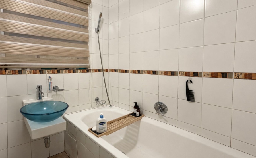 2 Bedroom Property for Sale in Verwoerdpark Gauteng