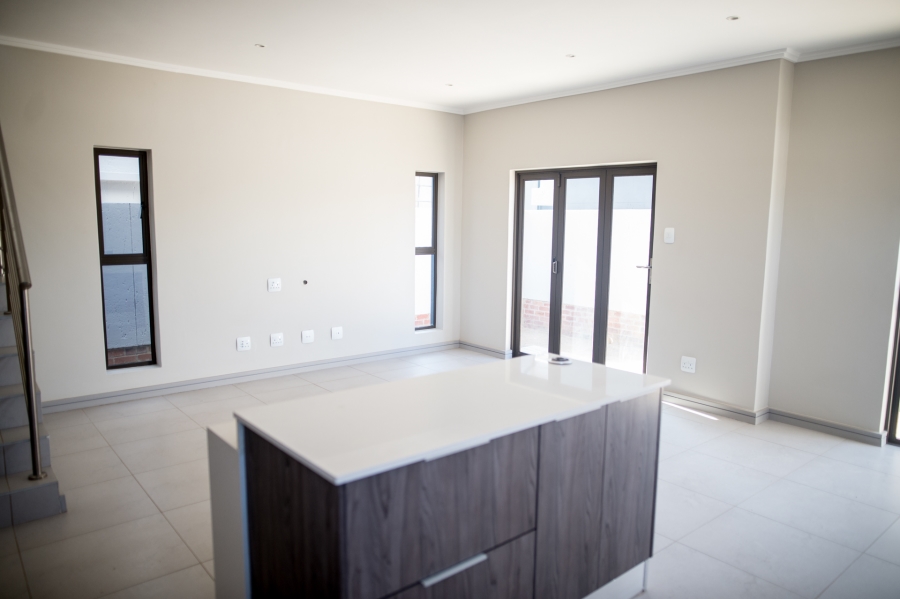 To Let 3 Bedroom Property for Rent in Petervale Gauteng