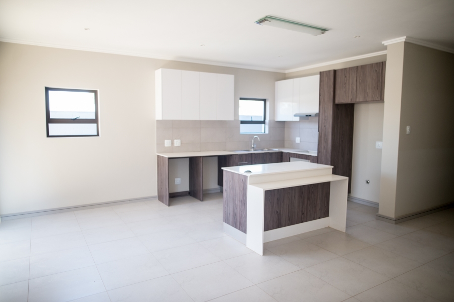 To Let 3 Bedroom Property for Rent in Petervale Gauteng