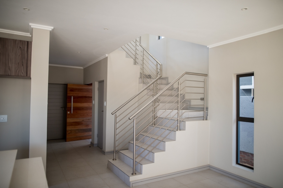 To Let 3 Bedroom Property for Rent in Petervale Gauteng