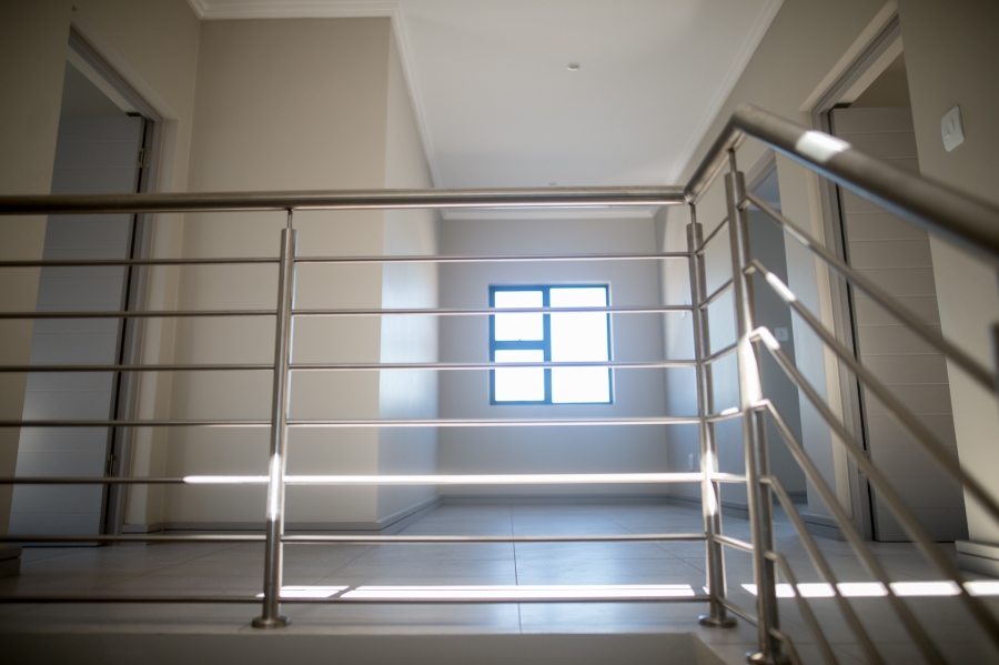 To Let 3 Bedroom Property for Rent in Petervale Gauteng