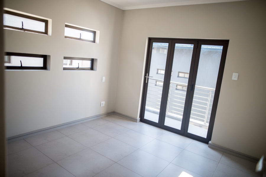 To Let 3 Bedroom Property for Rent in Petervale Gauteng