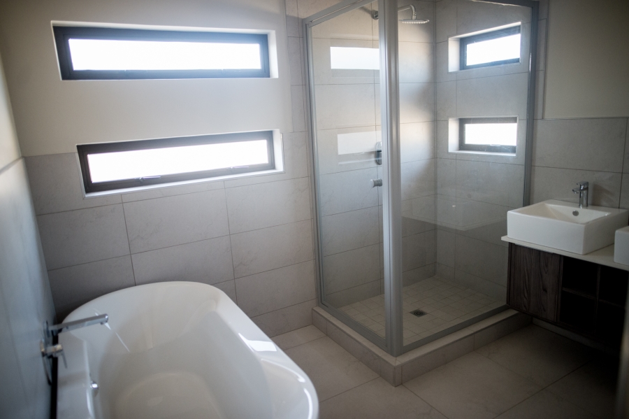 To Let 3 Bedroom Property for Rent in Petervale Gauteng