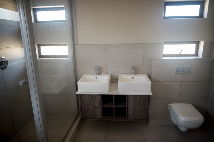 To Let 3 Bedroom Property for Rent in Petervale Gauteng