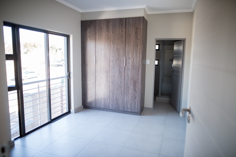 To Let 3 Bedroom Property for Rent in Petervale Gauteng
