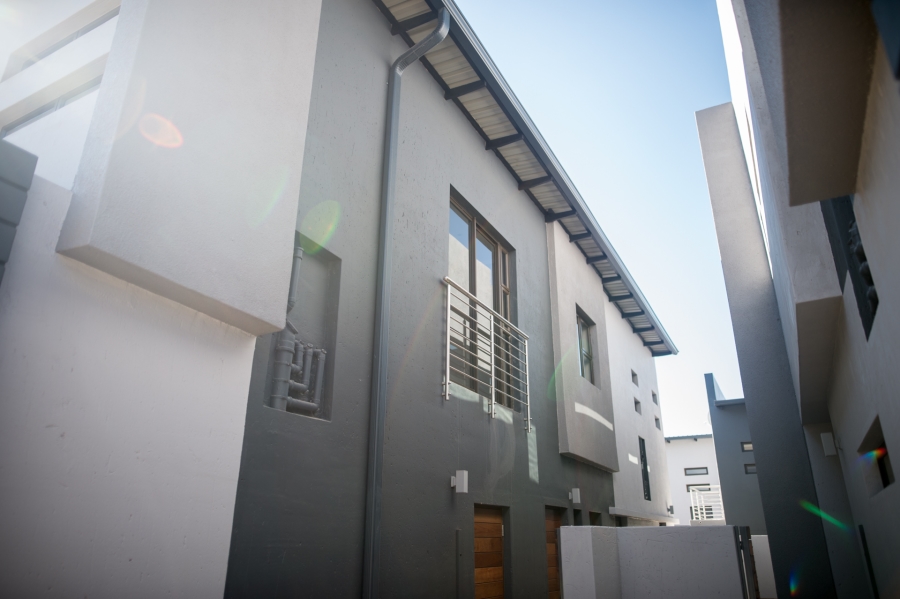 To Let 3 Bedroom Property for Rent in Petervale Gauteng