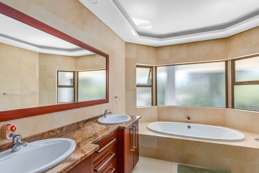 4 Bedroom Property for Sale in Carlswald North Estate Gauteng