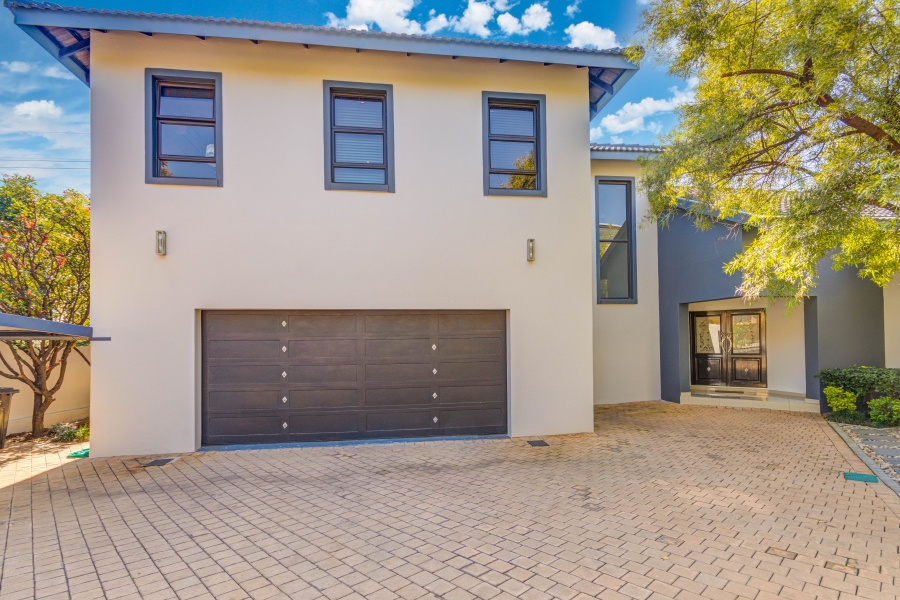 4 Bedroom Property for Sale in Carlswald North Estate Gauteng