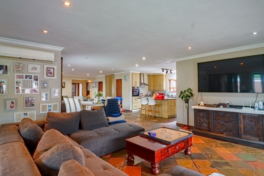 4 Bedroom Property for Sale in Willow Acres Gauteng