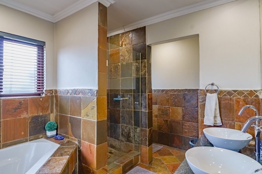 4 Bedroom Property for Sale in Willow Acres Gauteng