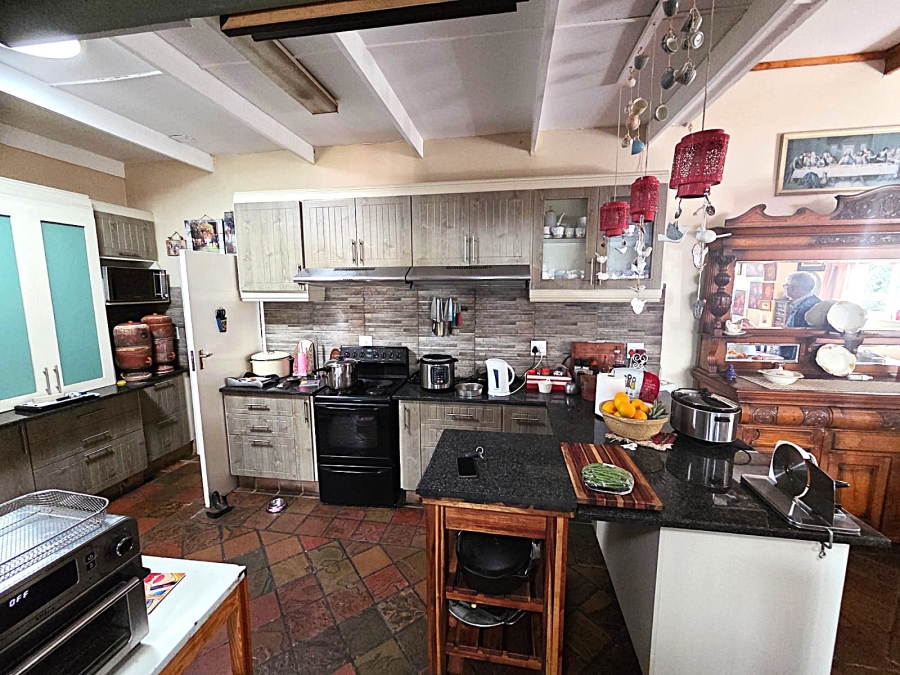 5 Bedroom Property for Sale in Sinoville Gauteng