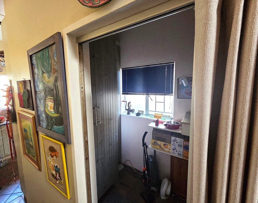5 Bedroom Property for Sale in Sinoville Gauteng