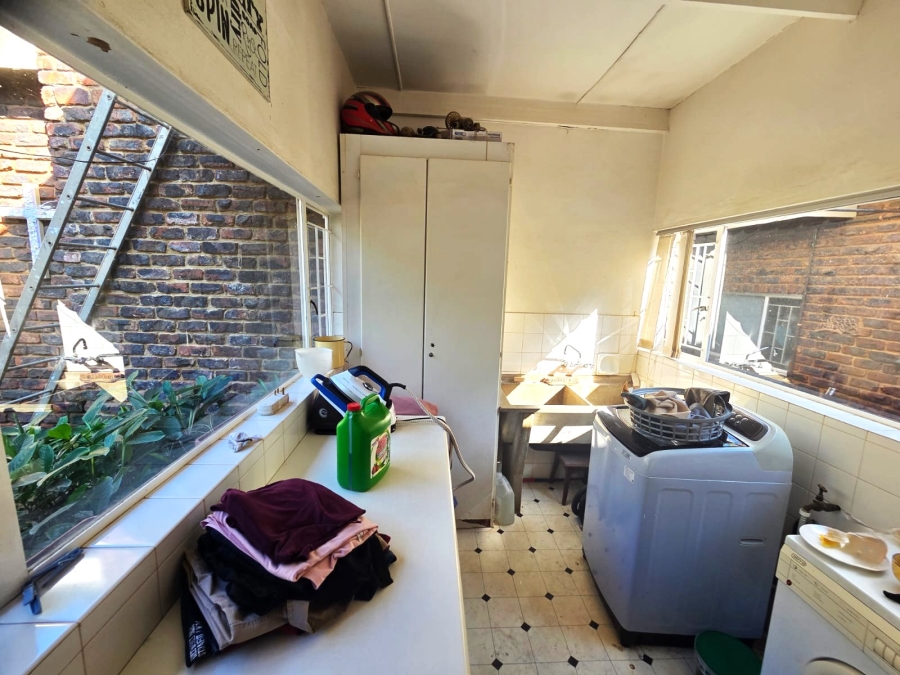 5 Bedroom Property for Sale in Sinoville Gauteng