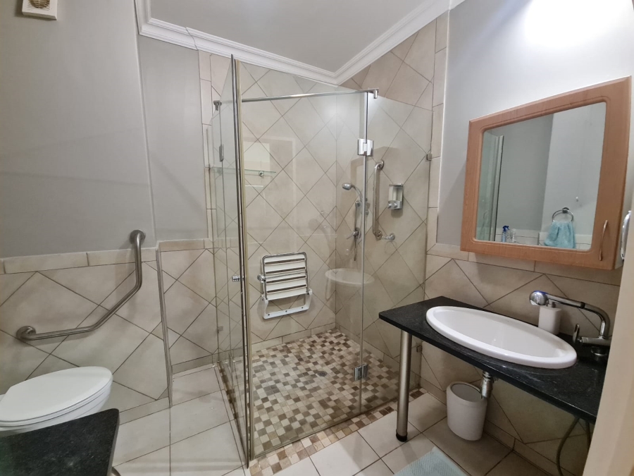 1 Bedroom Property for Sale in The Retreat Gauteng