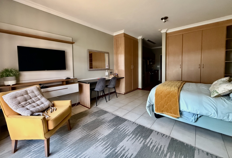 1 Bedroom Property for Sale in The Retreat Gauteng