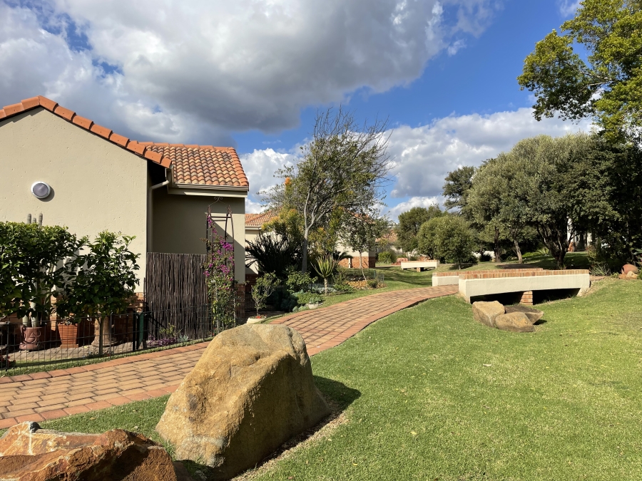 1 Bedroom Property for Sale in The Retreat Gauteng