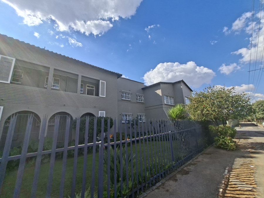1 Bedroom Property for Sale in Lambton Gauteng