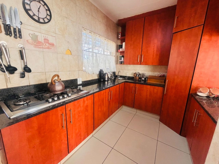 3 Bedroom Property for Sale in Ridgeway Gauteng