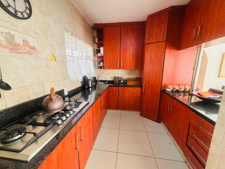 3 Bedroom Property for Sale in Ridgeway Gauteng