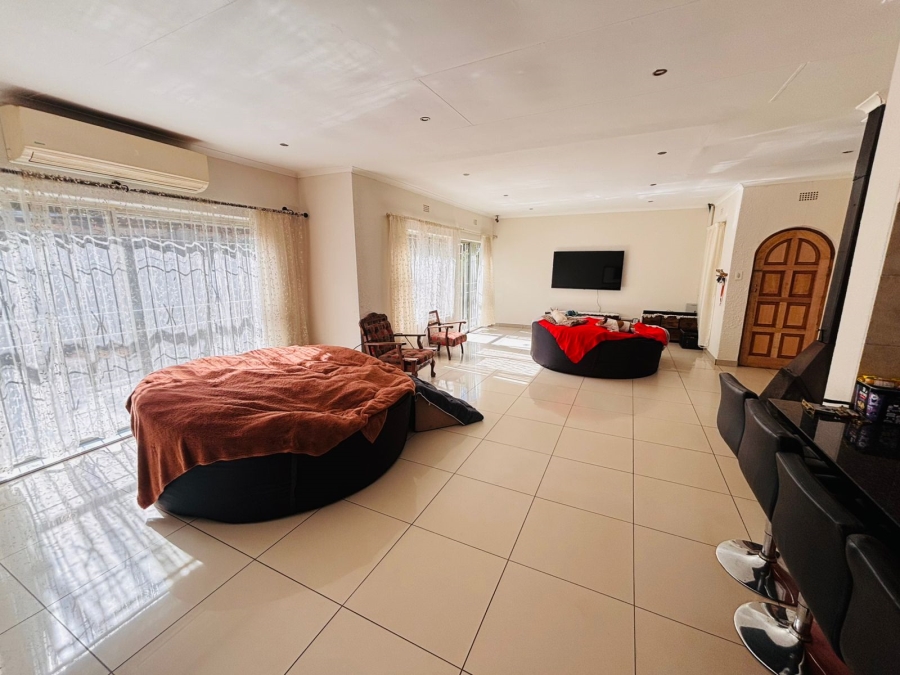 3 Bedroom Property for Sale in Ridgeway Gauteng