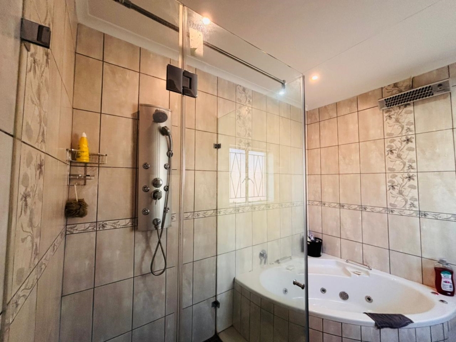 3 Bedroom Property for Sale in Ridgeway Gauteng