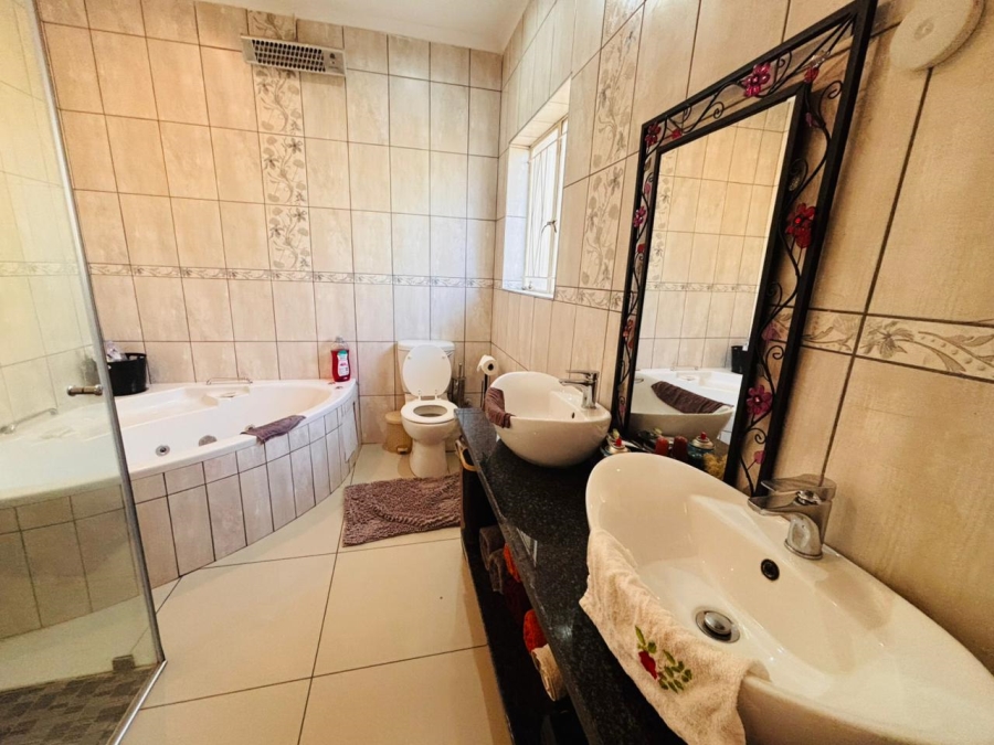 3 Bedroom Property for Sale in Ridgeway Gauteng
