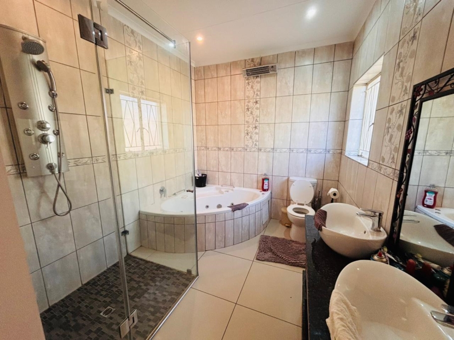 3 Bedroom Property for Sale in Ridgeway Gauteng