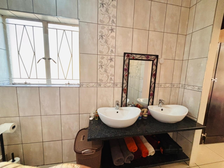 3 Bedroom Property for Sale in Ridgeway Gauteng