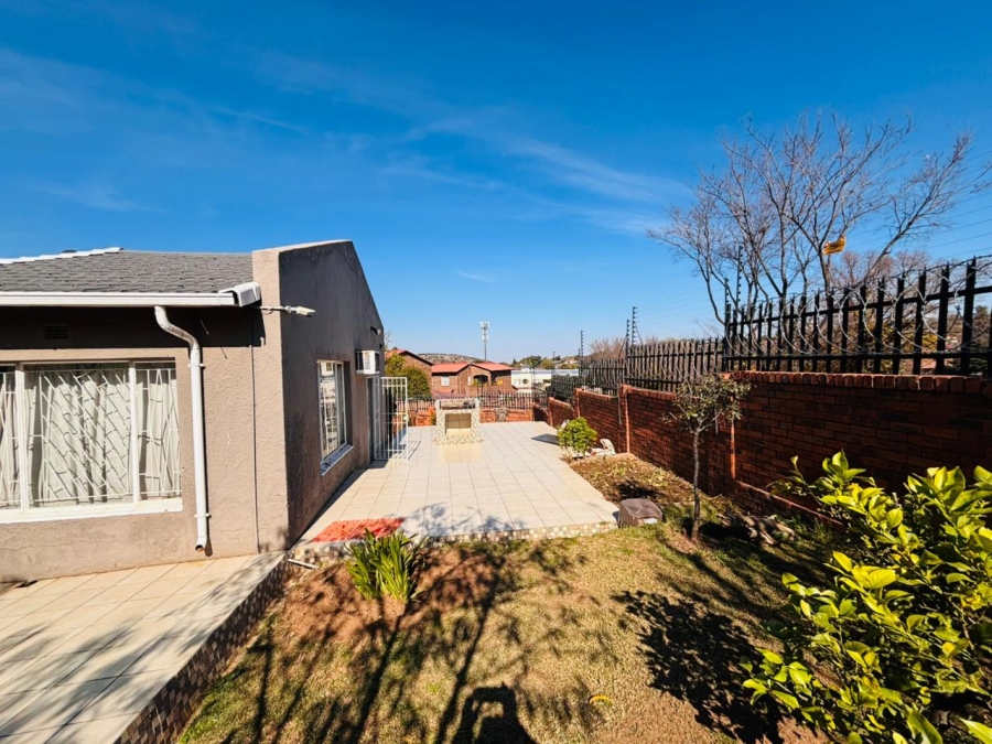 3 Bedroom Property for Sale in Ridgeway Gauteng