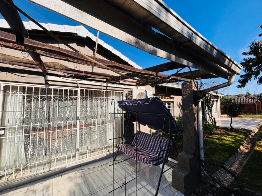 3 Bedroom Property for Sale in Ridgeway Gauteng