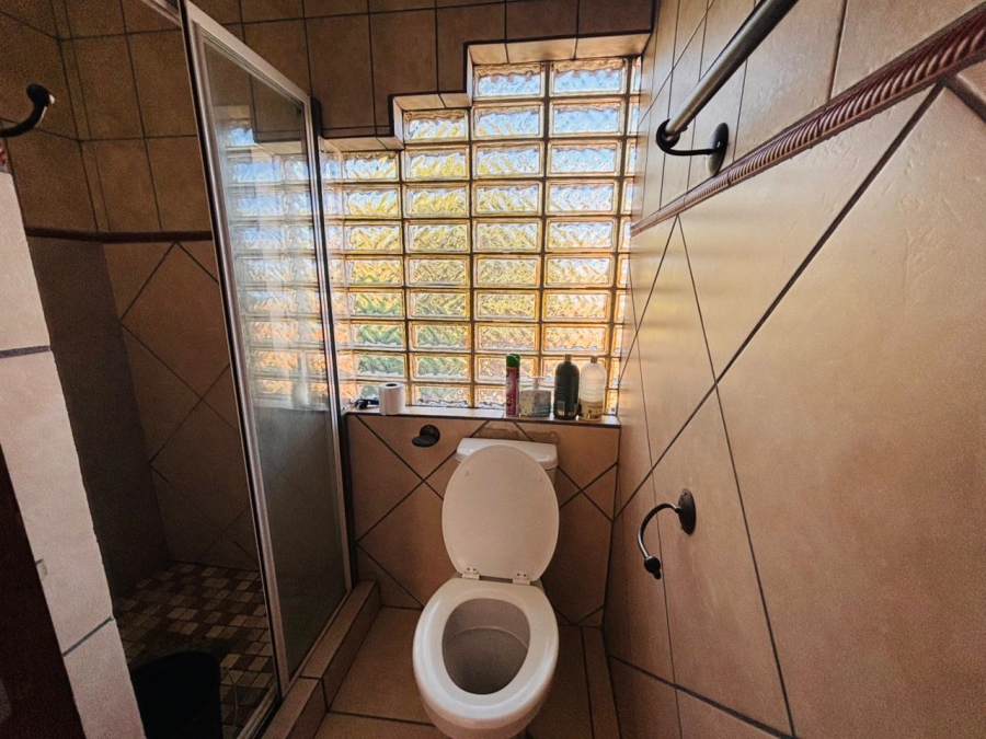 3 Bedroom Property for Sale in Ridgeway Gauteng