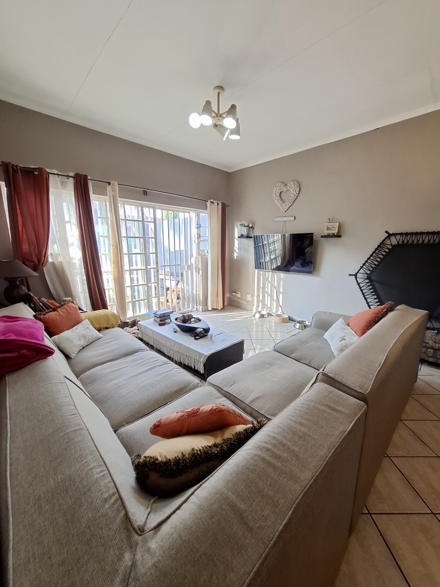 3 Bedroom Property for Sale in Faerie Glen Gauteng