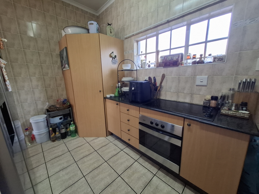 3 Bedroom Property for Sale in Faerie Glen Gauteng