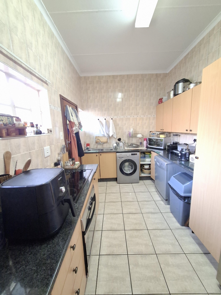 3 Bedroom Property for Sale in Faerie Glen Gauteng