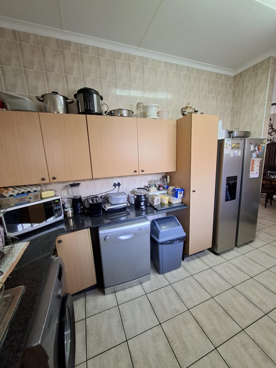 3 Bedroom Property for Sale in Faerie Glen Gauteng