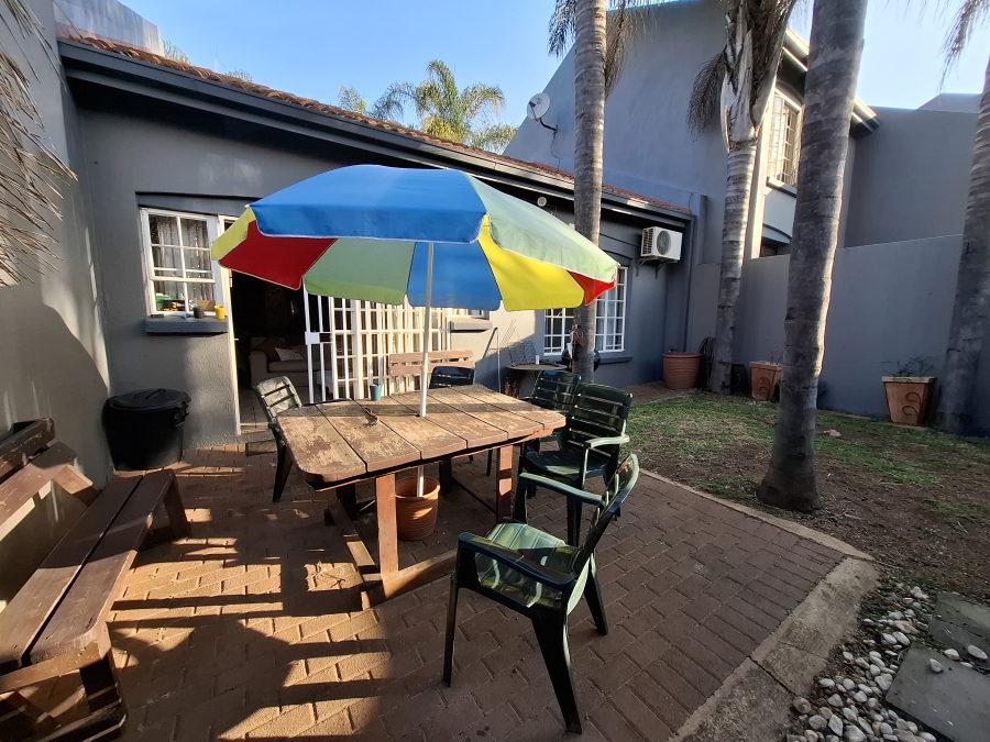 3 Bedroom Property for Sale in Faerie Glen Gauteng