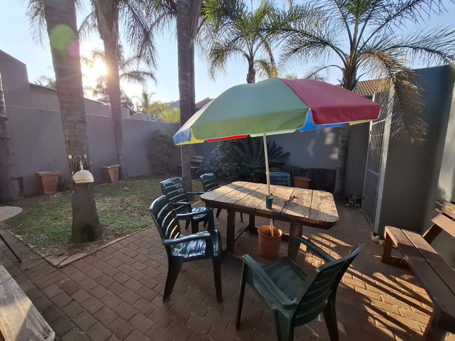 3 Bedroom Property for Sale in Faerie Glen Gauteng